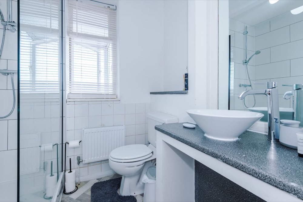 Bathroom at Luxury 3-Bedroom Apartment