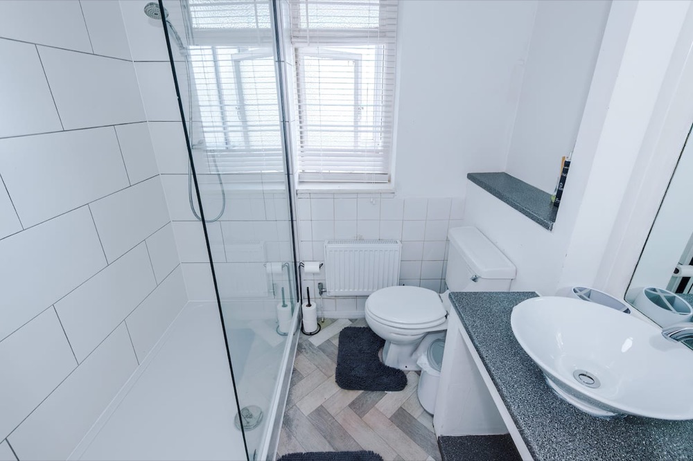 Bathroom at Luxury 3-Bedroom Apartment
