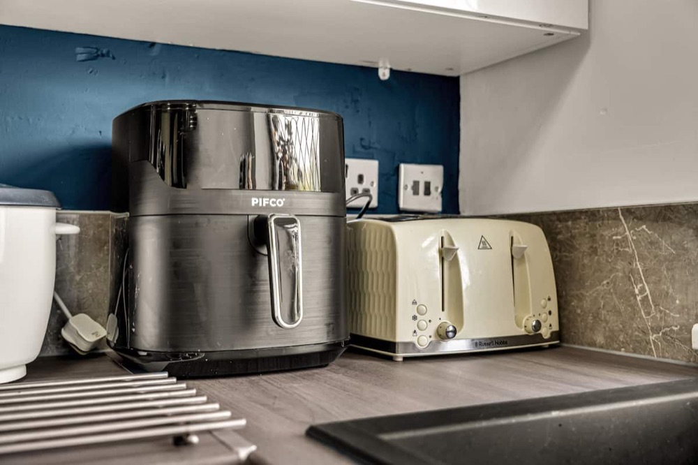 Kitchen at Cosy Modern 2-Bedroom Flat