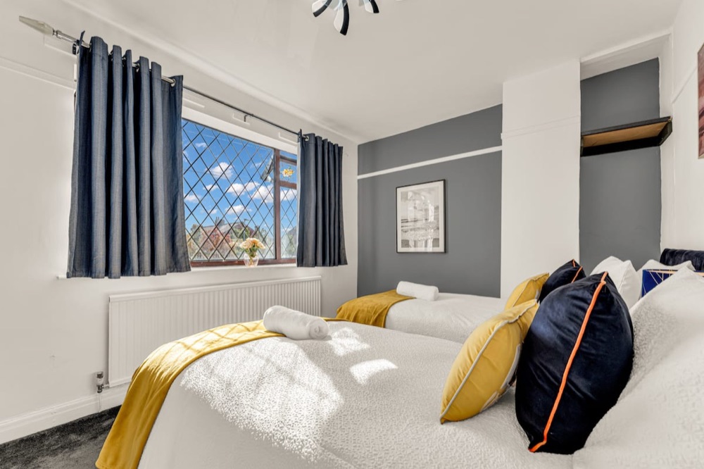 Bedroom 1 at Cosy Modern 2-Bedroom Flat