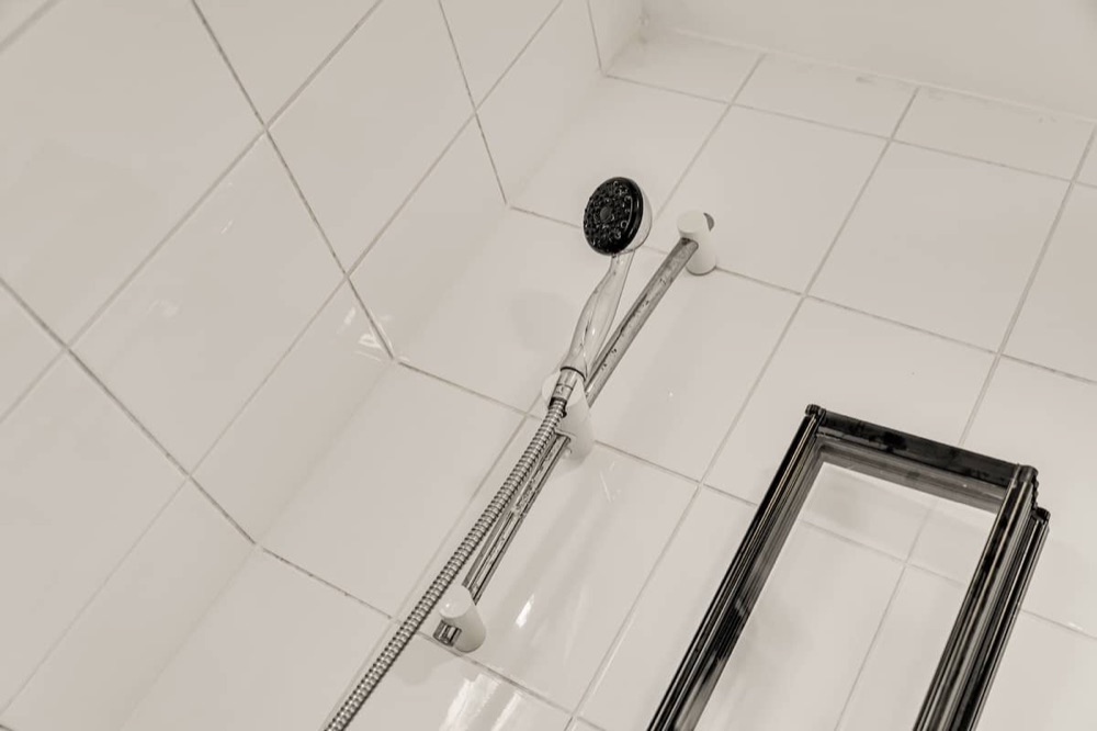 Bathroom at Cosy Modern 2-Bedroom Flat